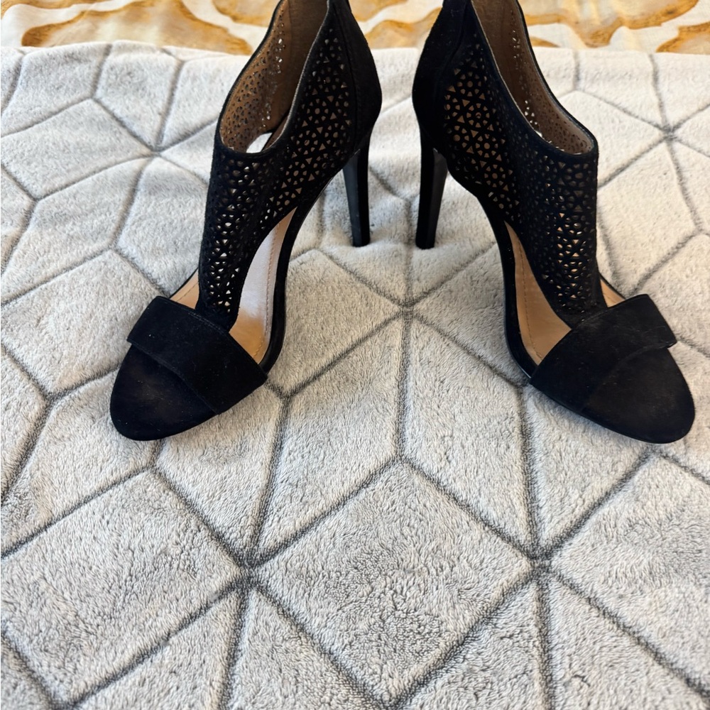 BCBGeneration Kadia Black Suede Heels Size 8 - Picture 2 of 6